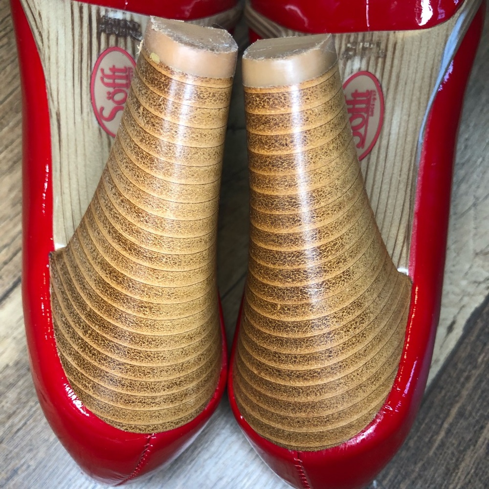 Soft Red Patent Leather Peep Toe Stacked Block Heel Size 8 - Picture 3 of 14
